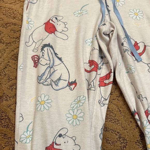 Women’s Winnie the Pooh pajama set 🍯 - Picture 6 of 7